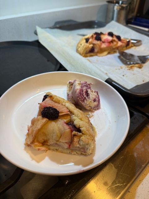 One-Crust Apple & Blackberry Pie by Nishi